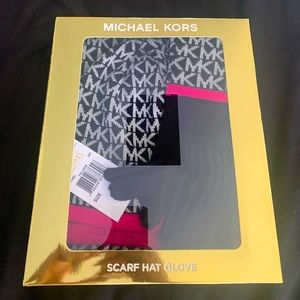 Michael Kors Scarf/Glove/Hat Set
